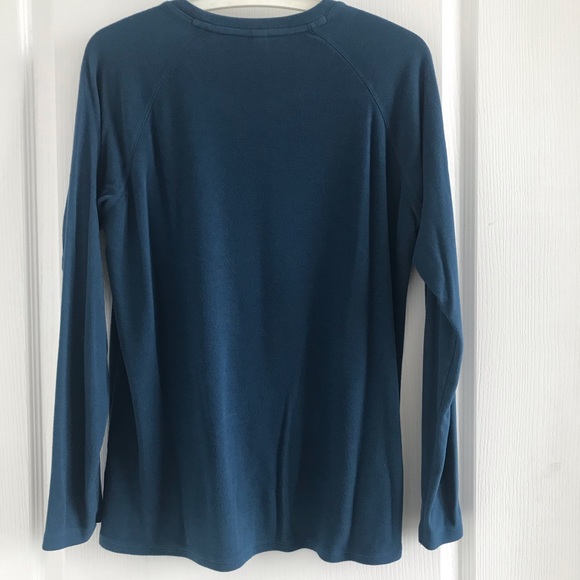 Uniqlo Heattech long sleeved thermal top size XL - Picture 2 of 5